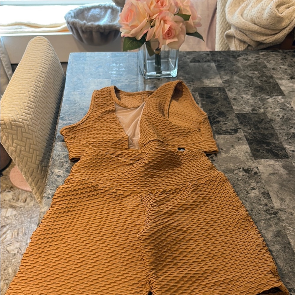 Booty by Brabants Textured Set in Mustard